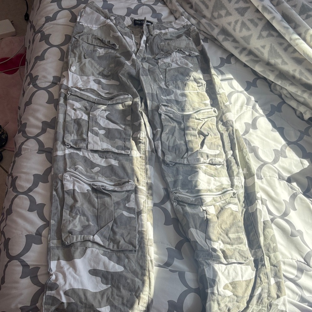 Women’s Camouflage Cargo Pants